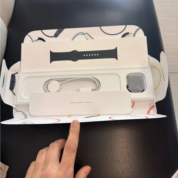 NEVER USED APPLE WATCH 2nd Generation 
in box - Picture 7 of 8